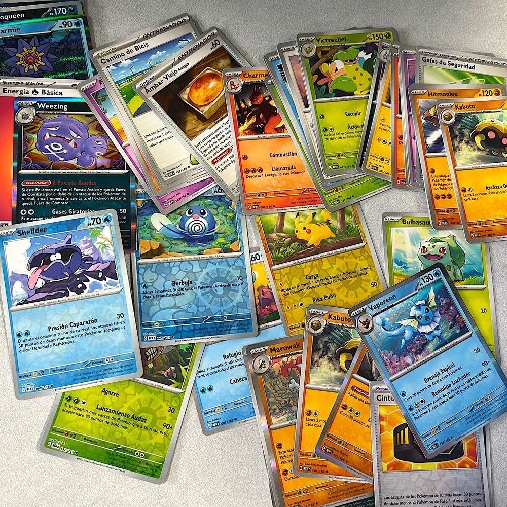 Random Pokemon Stack (cards in Spanish)